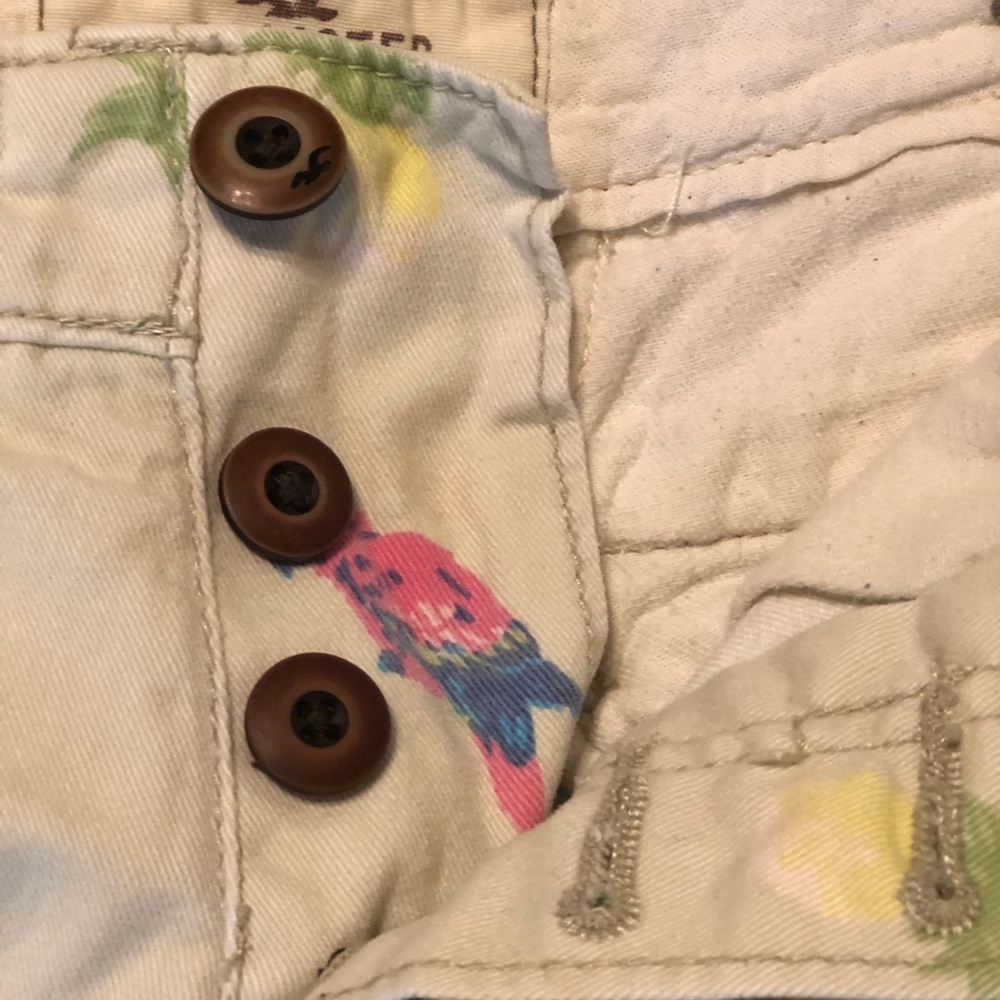Hollister Beach Prep Shorts - Picture 2 of 3